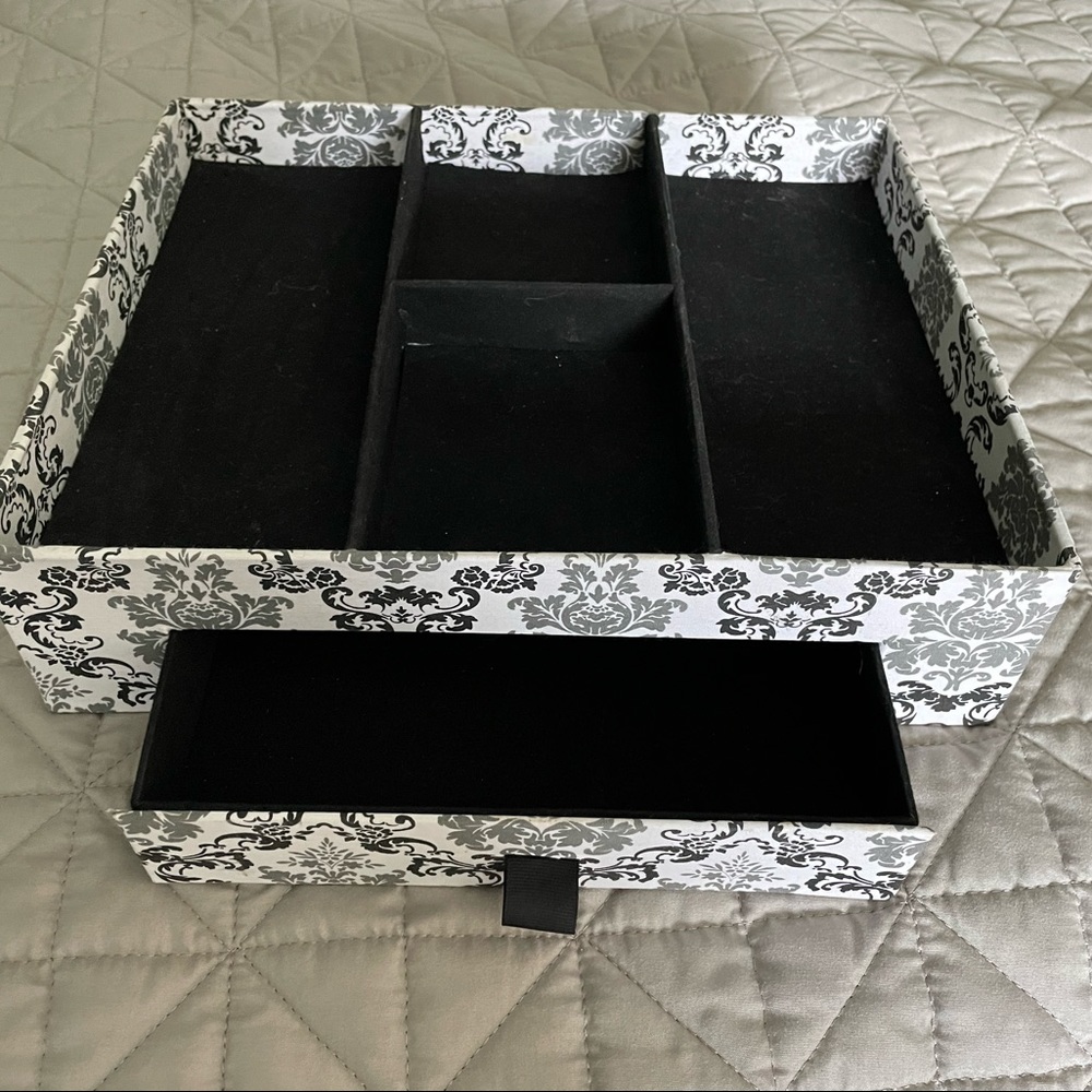 Jewelry Storage/organizer